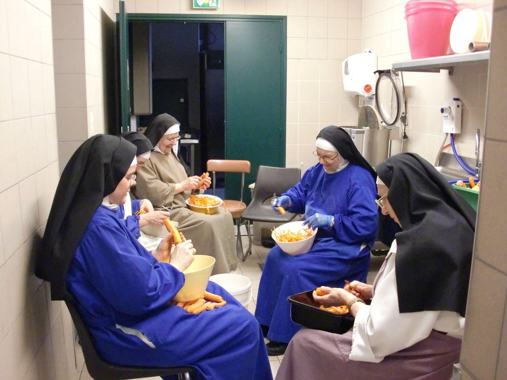 La vie communautaire, que nous cherchons à vivre dans la charité fraternelle, est un signe de l’Amour de Dieu pour chaque personne en ce monde.